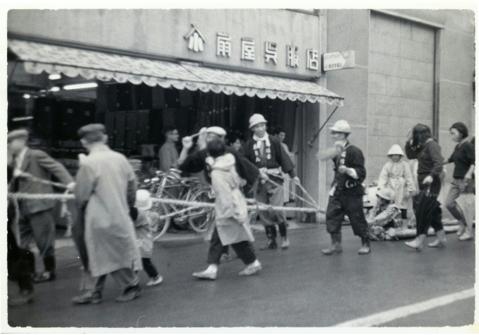 昭和37年の店舗と上町区の御柱祭